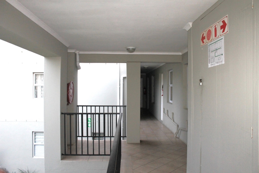 1 Bedroom Property for Sale in Gordons Bay Central Western Cape